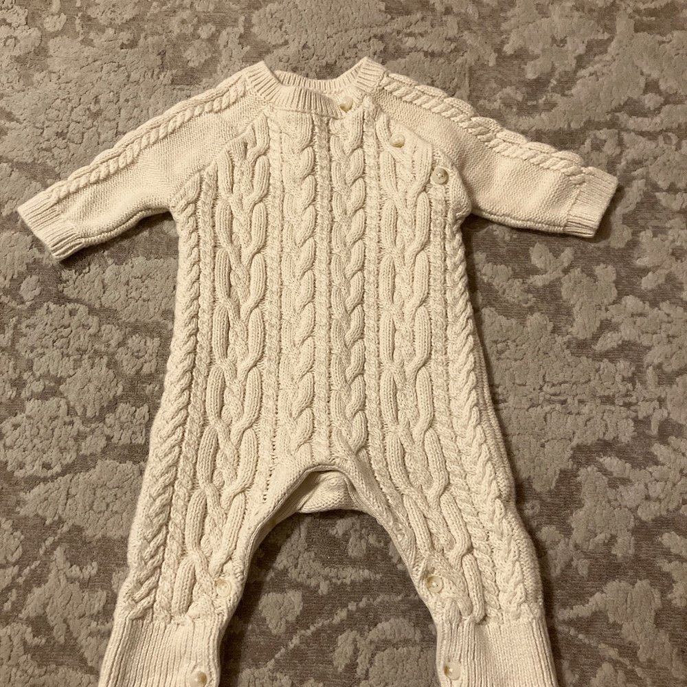 Baby Gap 0-3 knit romper